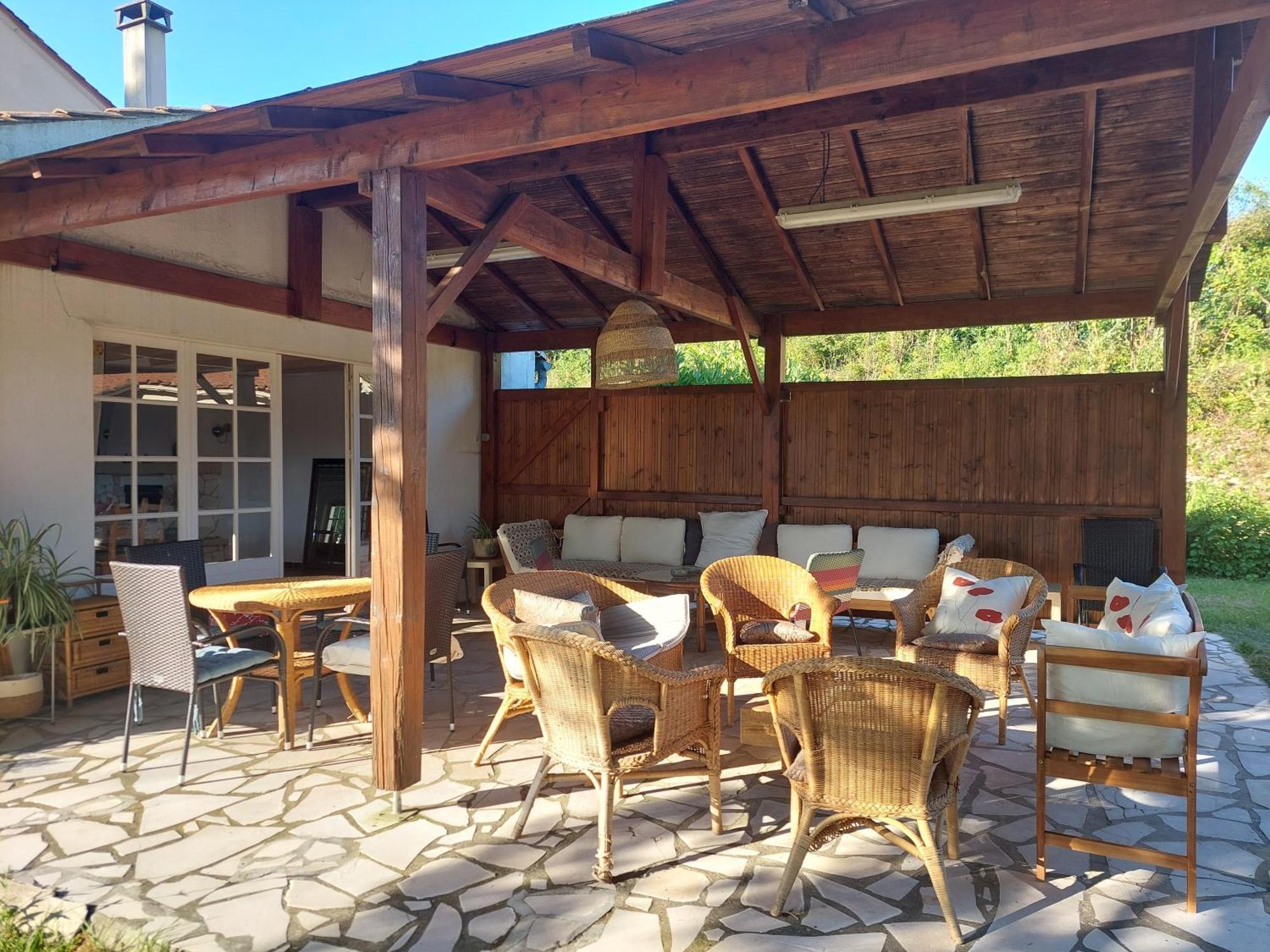 Domaine De La Gare M - Anciennement Logis De La Garenne Bed & Breakfast Mortagne-sur-Gironde Exterior photo