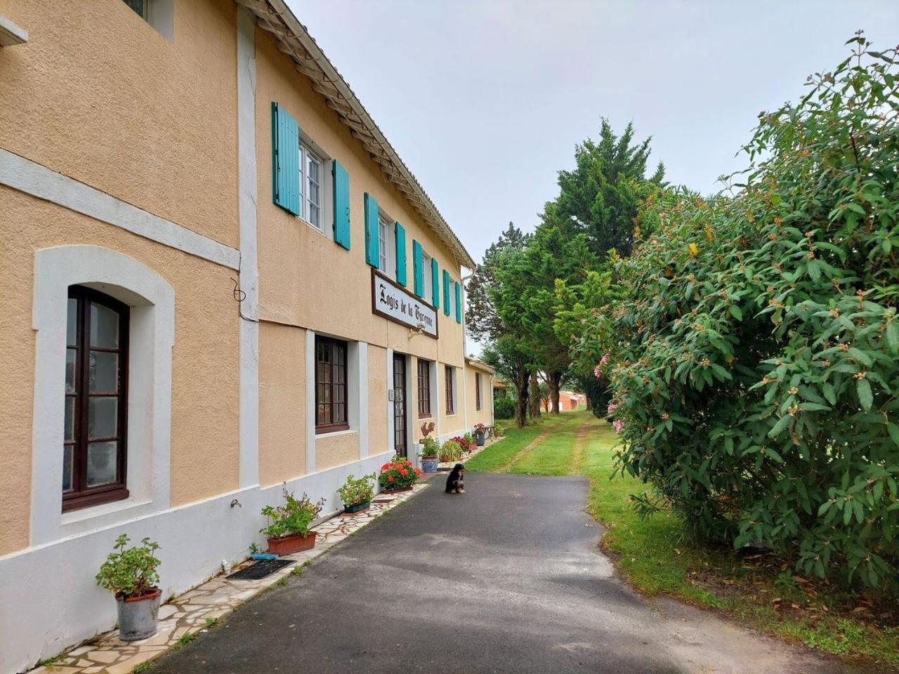 Domaine De La Gare M - Anciennement Logis De La Garenne Bed & Breakfast Mortagne-sur-Gironde Exterior photo