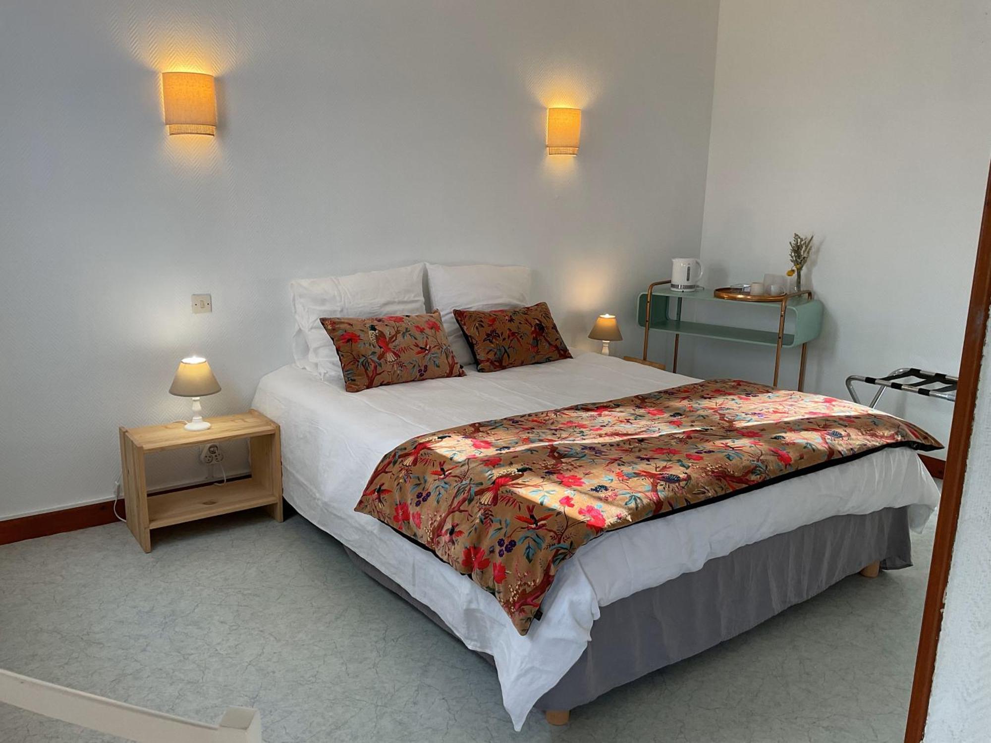 Domaine De La Gare M - Anciennement Logis De La Garenne Bed & Breakfast Mortagne-sur-Gironde Exterior photo